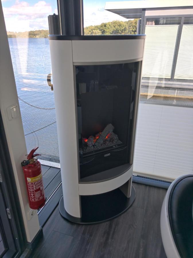 Hausboot Leukermeer Well 威尔 外观 照片