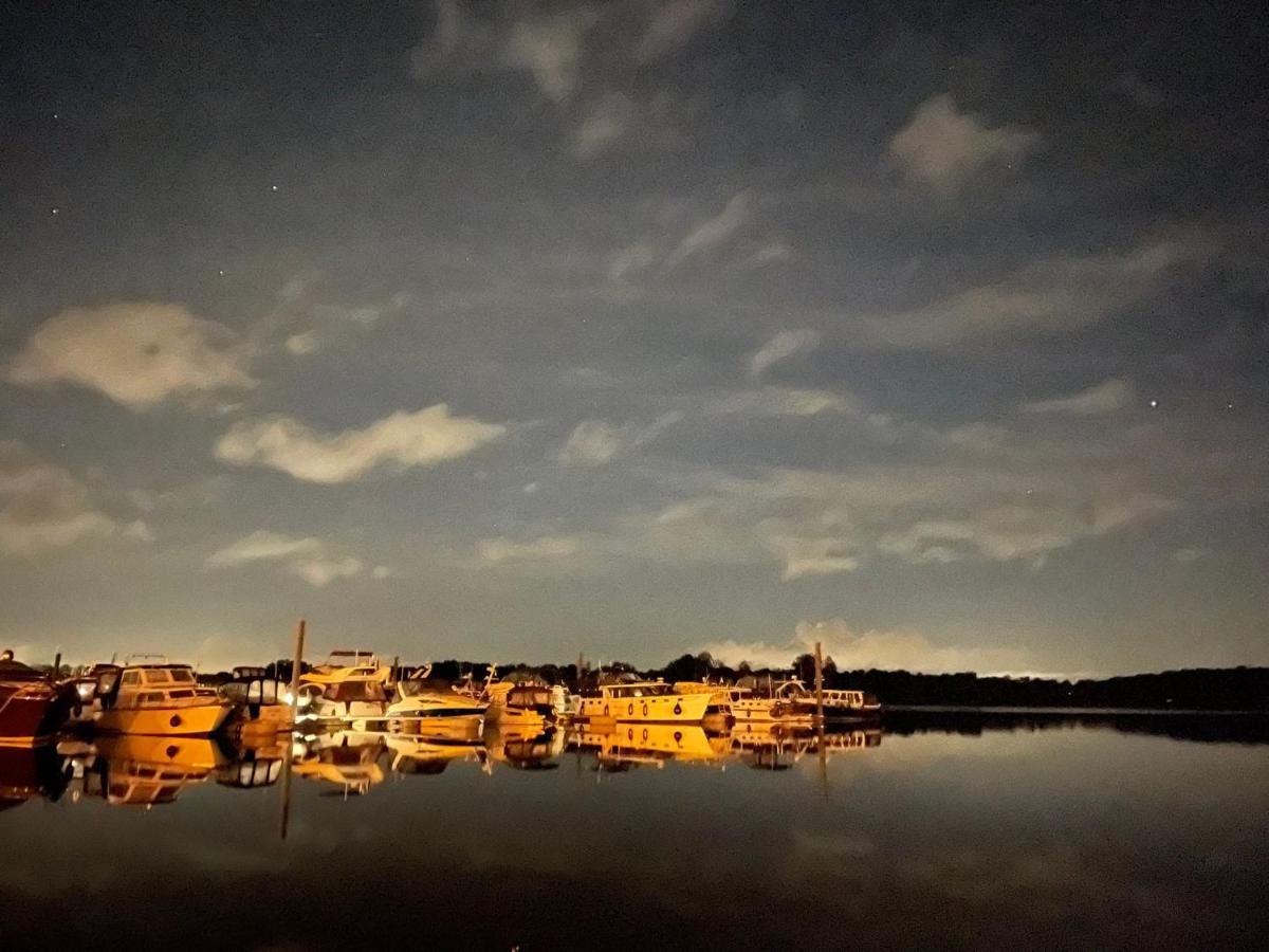 Hausboot Leukermeer Well 威尔 外观 照片